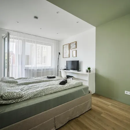 Goldenhugo Гостьовий будинок *