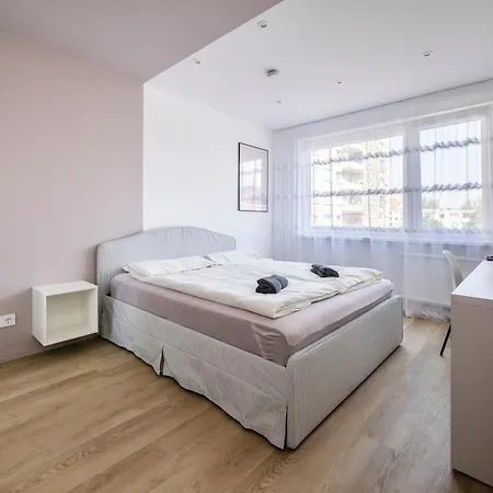 Гостьовий будинок Goldenhugo *